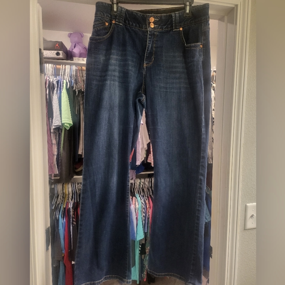 New Lane Bryant Size 14 Average Length Bootcut Jeans With Tummy Control